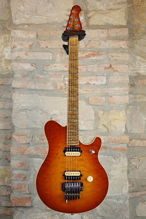 music-man-edward-van-halen-1992-translucent-sunburst.jpeg